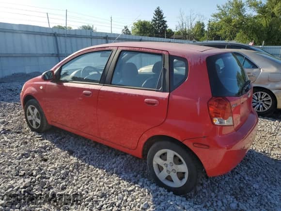 2005 Chevrolet Aveo LS z VIN KL1TD62695B388435, wystawiony jako Copart lot #67541114 z przebiegiem 95 156 mil mil oraz Czysty tytuł • Clean title. Historia ofert i sprzedaży dostępna na DreamBid. Obrazek 2.