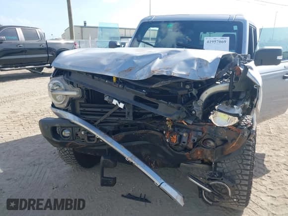 ✅ 2023 Ford Bronco • VIN: 1FMEE5DP1PLB89368 • Lot: 41957069. Wystawiony na IAAI z przebiegiem 14 387 mil. Bezpłatny archiwum sprzedaży aukcyjnych z USA i szczegółowy raport historii pojazdu na DreamBid. Zdjęcie 6.