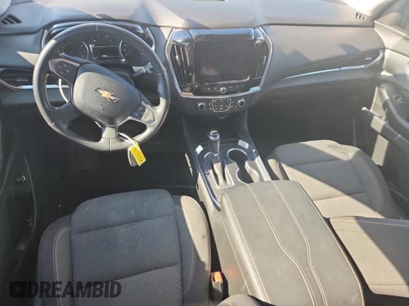 ✅ 2019 Chevrolet Traverse LT Cloth • VIN: 1GNERGKW1KJ206826 • Lot: 90917795. Wystawiony na Copart z przebiegiem 94 485 mil. Bezpłatny archiwum sprzedaży aukcyjnych z USA i szczegółowy raport historii pojazdu na DreamBid. Zdjęcie 8.