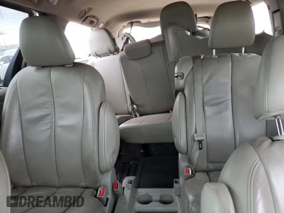 ✅ 2013 Toyota Sienna XLE • VIN: 5TDYK3DC2DS297732 • Lot: 93026925. Listed on Copart with 156,329 mi. Free auction sales archive from the USA and detailed vehicle history report at DreamBid. Image 10.