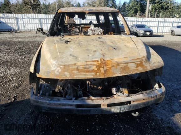 ✅ 2002 Chevrolet Silverado 2500HD LT • VIN: 1GCHK23152F153955 • Лот: 93666755. Опубликован ранее на Copart с пробегом Не указан. Бесплатный доступ к архиву аукционных продаж из США и подробный отчёт об истории автомобиля на DreamBid. Изображение 5.