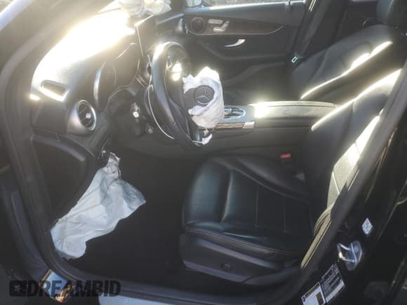 ✅ 2019 Mercedes-Benz GLC 300 • VIN: WDC0G4KB2KV164447 • Лот: 86790015. Опубликован ранее на Copart с пробегом 68 218 миль. Бесплатный доступ к архиву аукционных продаж из США и подробный отчёт об истории автомобиля на DreamBid. Изображение 7.