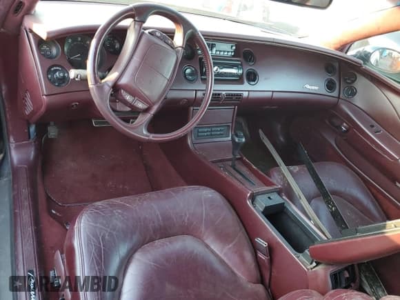 ✅ 1995 Buick Riviera • VIN: 1G4GD2218S4703955 • Lot: 85678804. Wystawiony na Copart z przebiegiem 124 358 mil. Bezpłatny archiwum sprzedaży aukcyjnych z USA i szczegółowy raport historii pojazdu na DreamBid. Zdjęcie 8.