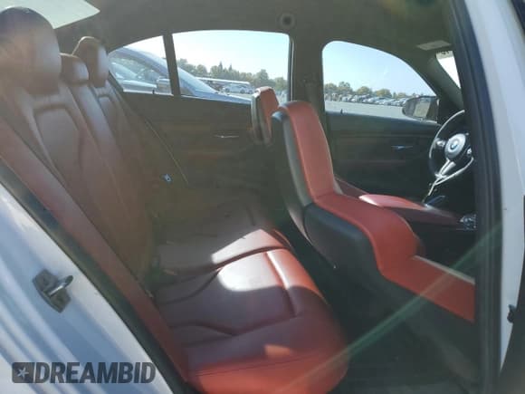 ✅ 2016 BMW M3 • VIN: WBS8M9C57G5D30486 • Lot: 81575145. Wystawiony na Copart z przebiegiem 104 899 mil. Bezpłatny archiwum sprzedaży aukcyjnych z USA i szczegółowy raport historii pojazdu na DreamBid. Zdjęcie 10.