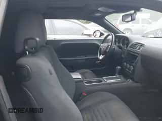 2014 Dodge Challenger SXT z VIN 2C3CDYAG0EH285933, wystawiony jako IAAI lot #43391041 z przebiegiem Nie podano mil oraz . Historia ofert i sprzedaży dostępna na DreamBid. Obrazek 5.