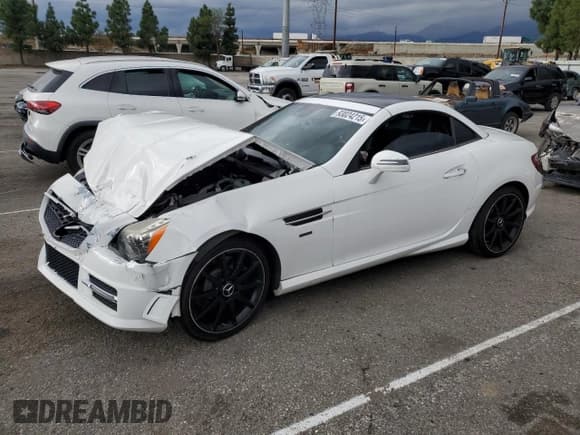 ✅ 2014 Mercedes-Benz SLK 250 • VIN: WDDPK4HA6EF095025 • Lot: 93024215. Wystawiony na Copart z przebiegiem 96 636 mil. Bezpłatny archiwum sprzedaży aukcyjnych z USA i szczegółowy raport historii pojazdu na DreamBid. Zdjęcie 1.