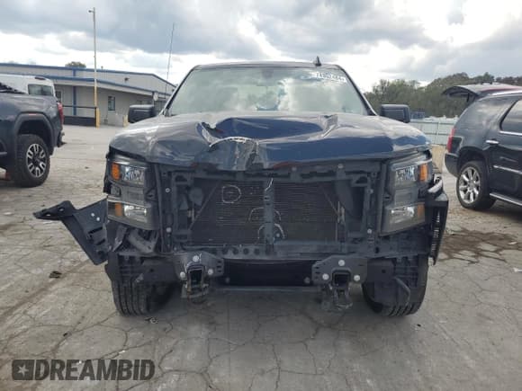 ✅ 2020 Chevrolet Silverado 1500 Custom • VIN: 1GCRWBEH1LZ362211 • Lot: 74352484. Wystawiony na Copart z przebiegiem 96 416 mil. Bezpłatny archiwum sprzedaży aukcyjnych z USA i szczegółowy raport historii pojazdu na DreamBid. Zdjęcie 5.