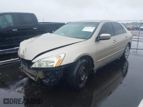 ✅ 2003 Honda Accord LX • VIN: 1HGCM66313A037385 • Lot: 42942358. Listed on IAAI with 385,096 mi. Free auction sales archive from the USA and detailed vehicle history report at DreamBid. Image 17.