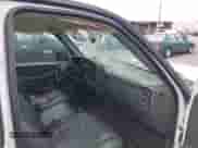 2007 Chevrolet Silverado 1500 Work Truck z VIN 3GCEC14X07G197980, wystawiony jako IAAI lot #43411931 z przebiegiem 85 505 mil mil oraz . Historia ofert i sprzedaży dostępna na DreamBid. Obrazek 5.