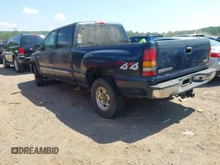 ✅ 2005 GMC Sierra 1500HD SLE • VIN: 1GTGK13UX5F889424 • Lot: 42675741. Wystawiony na IAAI z przebiegiem 187 771 mil. Bezpłatny archiwum sprzedaży aukcyjnych z USA i szczegółowy raport historii pojazdu na DreamBid. Zdjęcie 3.
