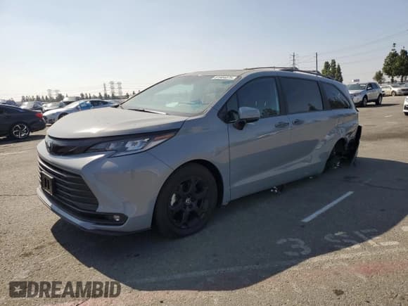 ✅ 2025 Toyota Sienna Woodland Edition • VIN: 5TDCSKFC5SS164591 • Lot: 81904075. Wystawiony na Copart z przebiegiem 6 084 mil. Bezpłatny archiwum sprzedaży aukcyjnych z USA i szczegółowy raport historii pojazdu na DreamBid. Zdjęcie 1.