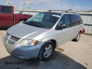 2005 Dodge Caravan SXT z VIN 2D4GP44L55R266345, wystawiony jako Copart lot #86804055 z przebiegiem 268 834 mil mil oraz Szkoda całkowita • Salvage title. Historia ofert i sprzedaży dostępna na DreamBid. Obrazek 1.