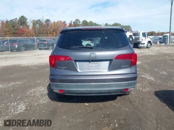 ✅ 2018 Honda Pilot EX-L • VIN: 5FNYF6H57JB028742 • Lot: 43575850. Listed on IAAI with 170,260 mi. Free auction sales archive from the USA and detailed vehicle history report at DreamBid. Image 16.