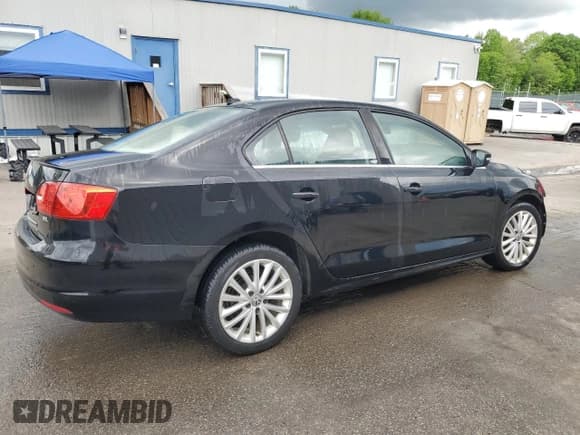 ✅ 2014 Volkswagen Jetta SEL • VIN: 3VWL17AJ9EM426636 • Lot: 56938485. Listed on Copart with 90,359 mi. Free auction sales archive from the USA and detailed vehicle history report at DreamBid. Image 3.
