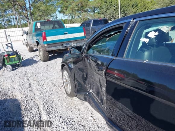 ✅ 2018 Ford Taurus Limited • VIN: 1FAHP2F87JG102319 • Lot: 43681646. Listed on IAAI with 137,238 mi. Free auction sales archive from the USA and detailed vehicle history report at DreamBid. Image 18.