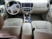 ✅ 2007 Ford Escape XLT • VIN: 1FMCU931X7KB90247 • Lot: 82271185. Listed on Copart with 189,181 mi. Free auction sales archive from the USA and detailed vehicle history report at DreamBid. Image 8.