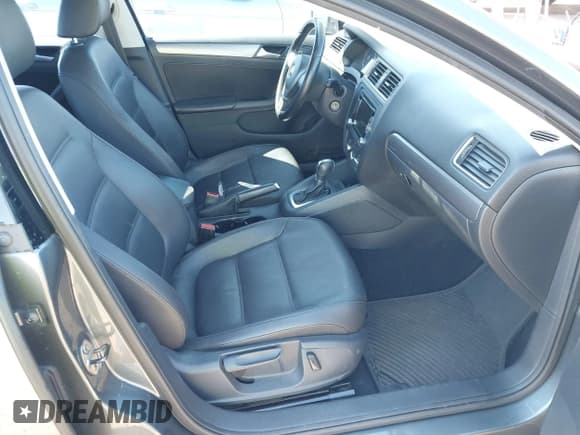 ✅ 2014 Volkswagen Jetta TDI • VIN: 3VWLL7AJ7EM374126 • Lot: 43482966. Listed on IAAI with 166,469 mi. Free auction sales archive from the USA and detailed vehicle history report at DreamBid. Image 5.