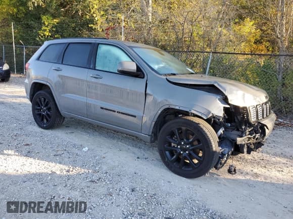 ✅ 2022 Jeep Grand Cherokee Laredo X • VIN: 1C4RJFAGXNC114550 • Лот: 82388875. Опубликован ранее на Copart с пробегом 47 558 миль. Бесплатный доступ к архиву аукционных продаж из США и подробный отчёт об истории автомобиля на DreamBid. Изображение 4.