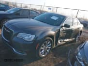 ✅ 2020 Chrysler 300 Limited • VIN: 2C3CCAKG5LH142031 • Lot: 41779681. Wystawiony na IAAI z przebiegiem 73 899 mil. Bezpłatny archiwum sprzedaży aukcyjnych z USA i szczegółowy raport historii pojazdu na DreamBid. Zdjęcie 17.
