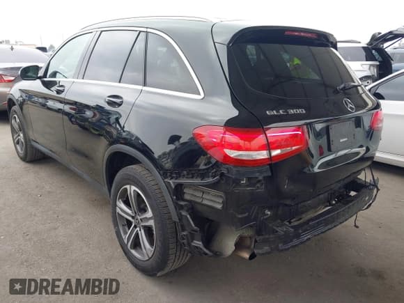 ✅ 2019 Mercedes-Benz GLC 300 • VIN: WDC0G4JB6KV133221 • Lot: 42349618. Listed on IAAI with 131,464 mi. Free auction sales archive from the USA and detailed vehicle history report at DreamBid. Image 3.