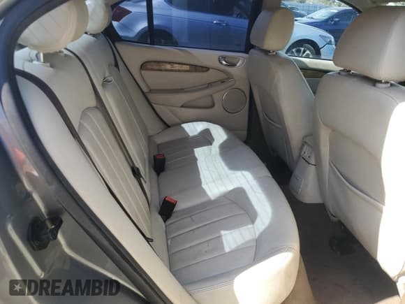 ✅ 2004 Jaguar X-Type • VIN: SAJEA51C74WD75321 • Lot: 80516235. Wystawiony na Copart z przebiegiem Nie podano. Bezpłatny archiwum sprzedaży aukcyjnych z USA i szczegółowy raport historii pojazdu na DreamBid. Zdjęcie 10.