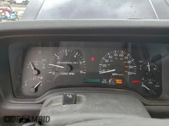 ✅ 1999 Jeep Cherokee Sport • VIN: 1J4FF68S3XL615162 • Lot: 94251365. Wystawiony na Copart z przebiegiem 200 688 mil. Bezpłatny archiwum sprzedaży aukcyjnych z USA i szczegółowy raport historii pojazdu na DreamBid. Zdjęcie 9.