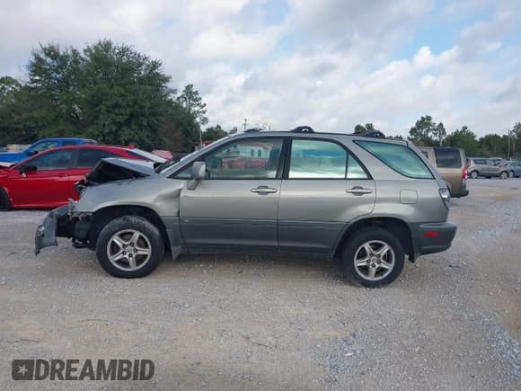 ✅ 2002 Lexus RX 300 • VIN: JTJGF10U120147322 • Lot: 43789608. Listed on IAAI with 184,120 mi. Free auction sales archive from the USA and detailed vehicle history report at DreamBid. Image 14.