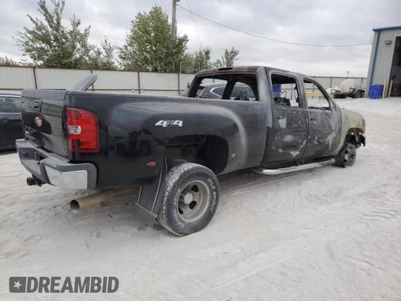 2008 Chevrolet Silverado 3500HD DRW LTZ с VIN 1GCJK33658F117582, выставлен на аукционе Copart как лот 78174364 с пробегом Не указан миль и На запчасти • Non repairable. История ставок и продаж доступна на DreamBid. Изображение 3.