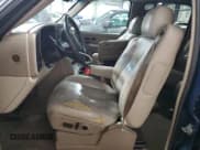 ✅ 2005 Chevrolet Suburban LS • VIN: 3GNFK16Z05G113344 • Lot: 90933865. Listed on Copart with 261,499 mi. Free auction sales archive from the USA and detailed vehicle history report at DreamBid. Image 7.