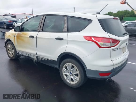 ✅ 2016 Ford Escape S • VIN: 1FMCU0F71GUC73033 • Лот: 42970225. Опубликован ранее на IAAI с пробегом 70 325 миль. Бесплатный доступ к архиву аукционных продаж из США и подробный отчёт об истории автомобиля на DreamBid. Изображение 3.