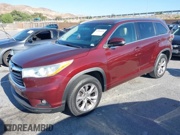 ✅ 2014 Toyota Highlander XLE • VIN: 5TDKKRFH8ES025771 • Lot: 42984636. Listed on IAAI with 117,841 mi. Free auction sales archive from the USA and detailed vehicle history report at DreamBid. Image 2.