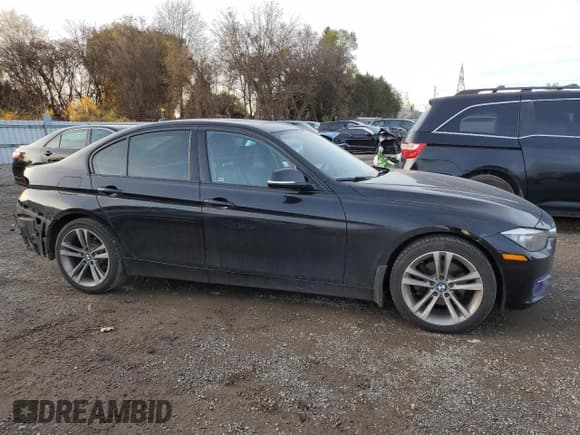 ✅ 2014 BMW 3 Series 320i xDrive • VIN: WBA3C3C50EF985544 • Lot: 91004335. Listed on Copart with 135,876 mi. Free auction sales archive from the USA and detailed vehicle history report at DreamBid. Image 4.