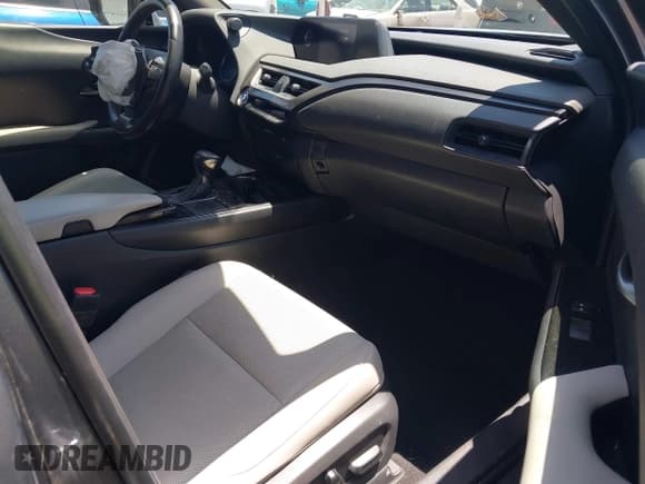 ✅ 2020 Lexus UX 250h • VIN: JTHP9JBH9L2020588 • Lot: 42543365. Wystawiony na IAAI z przebiegiem 61 792 mil. Bezpłatny archiwum sprzedaży aukcyjnych z USA i szczegółowy raport historii pojazdu na DreamBid. Zdjęcie 5.