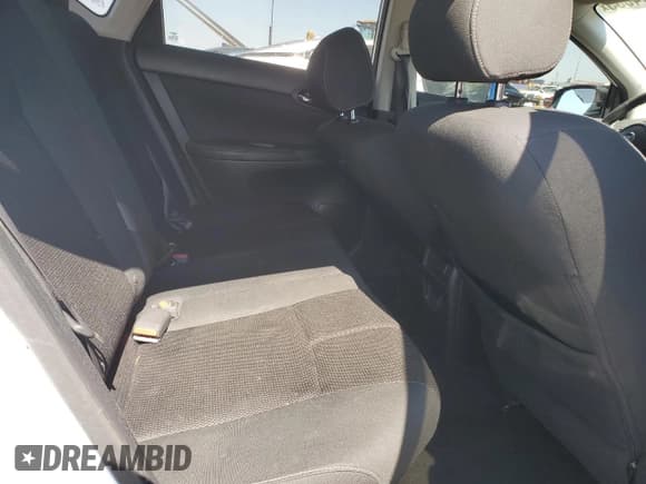 ✅ 2018 Nissan Sentra S • VIN: 3N1AB7AP9JY271927 • Lot: 61014035. Wystawiony na Copart z przebiegiem 96 242 mil. Bezpłatny archiwum sprzedaży aukcyjnych z USA i szczegółowy raport historii pojazdu na DreamBid. Zdjęcie 10.