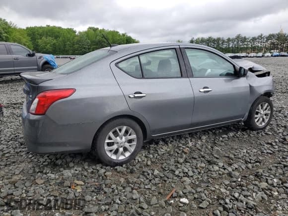 ✅ 2018 Nissan Versa SV • VIN: 3N1CN7AP3JL876118 • Lot: 56657025. Wystawiony na Copart z przebiegiem 133 158 mil. Bezpłatny archiwum sprzedaży aukcyjnych z USA i szczegółowy raport historii pojazdu na DreamBid. Zdjęcie 3.