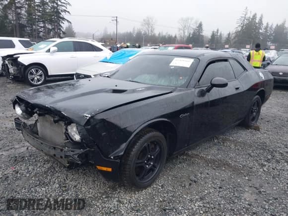 ✅ 2010 Dodge Challenger R/T Classic • VIN: 2B3CJ5DT6AH118905 • Lot: 41309360. Wystawiony na IAAI z przebiegiem Nie podano. Bezpłatny archiwum sprzedaży aukcyjnych z USA i szczegółowy raport historii pojazdu na DreamBid. Zdjęcie 2.