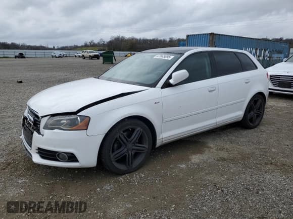 ✅ 2011 Audi A3 Premium Plus • VIN: WAUKEAFM6BA010052 • Лот: 47665695. Опубликован ранее на Copart с пробегом 150 840 миль. Бесплатный доступ к архиву аукционных продаж из США и подробный отчёт об истории автомобиля на DreamBid. Изображение 1.