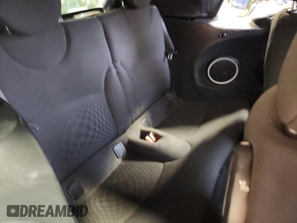 ✅ 2014 MINI Convertible S • VIN: WMWZP3C50ET298564 • Лот: 93532525. Опубликован ранее на Copart с пробегом 120 740 миль. Бесплатный доступ к архиву аукционных продаж из США и подробный отчёт об истории автомобиля на DreamBid. Изображение 10.