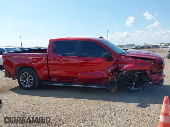 ✅ 2021 Chevrolet Silverado 1500 RST • VIN: 3GCPWDED8MG285709 • Lot: 43180967. Wystawiony na IAAI z przebiegiem 29 064 mil. Bezpłatny archiwum sprzedaży aukcyjnych z USA i szczegółowy raport historii pojazdu na DreamBid. Zdjęcie 14.