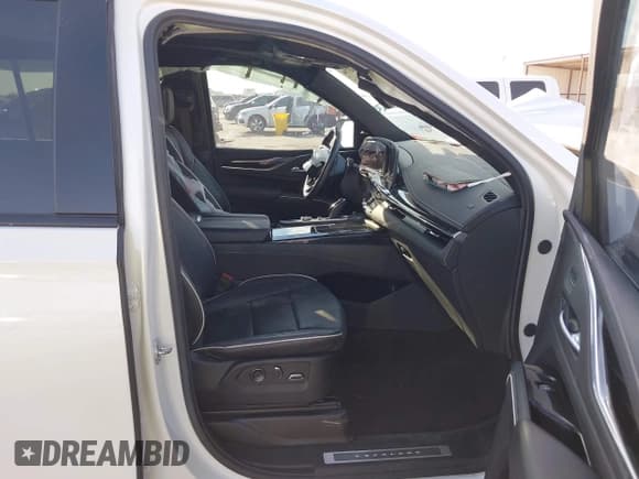✅ 2024 Cadillac Escalade ESV 4WD Sport • VIN: 1GYS4PKL4RR168806 • Lot: 43445796. Listed on IAAI with 32,193 mi. Free auction sales archive from the USA and detailed vehicle history report at DreamBid. Image 5.