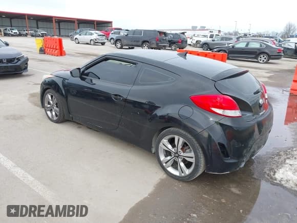 ✅ 2013 Hyundai Veloster w/Black Int • VIN: KMHTC6ADXDU149793 • Lot: 41537953. Wystawiony na IAAI z przebiegiem 117 635 mil. Bezpłatny archiwum sprzedaży aukcyjnych z USA i szczegółowy raport historii pojazdu na DreamBid. Zdjęcie 3.