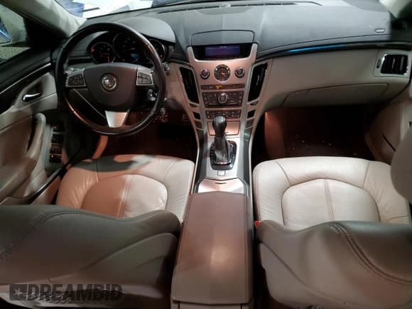 ✅ 2012 Cadillac CTS • VIN: 1G6DC5E55C0141633 • Лот: 93919405. Опубликован ранее на Copart с пробегом 83 471 миль. Бесплатный доступ к архиву аукционных продаж из США и подробный отчёт об истории автомобиля на DreamBid. Изображение 8.