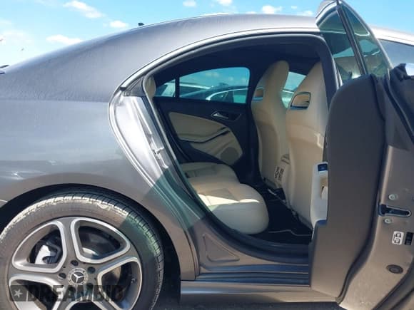 ✅ 2018 Mercedes-Benz CLA 250 • VIN: WDDSJ4EB6JN518969 • Лот: 43285494. Опубликован ранее на IAAI с пробегом 66 074 миль. Бесплатный доступ к архиву аукционных продаж из США и подробный отчёт об истории автомобиля на DreamBid. Изображение 8.