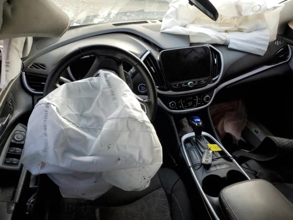 ✅ 2017 Chevrolet Volt LT • VIN: 1G1RA6S5XHU111667 • Lot: 53891844. Wystawiony na Copart z przebiegiem Nie podano. Bezpłatny archiwum sprzedaży aukcyjnych z USA i szczegółowy raport historii pojazdu na DreamBid. Zdjęcie 8.