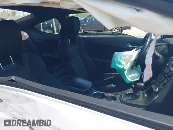 ✅ 2016 Hyundai Genesis Coupe 3.8L Base • VIN: KMHHT6KJ9GU131607 • Lot: 42441645. Wystawiony na IAAI z przebiegiem 42 848 mil. Bezpłatny archiwum sprzedaży aukcyjnych z USA i szczegółowy raport historii pojazdu na DreamBid. Zdjęcie 5.