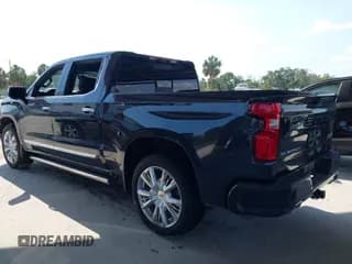 ✅ 2023 Chevrolet Silverado 1500 High Country • VIN: 1GCUDJE8XPZ195721 • Lot: 42177581. Wystawiony na IAAI z przebiegiem Nie podano. Bezpłatny archiwum sprzedaży aukcyjnych z USA i szczegółowy raport historii pojazdu na DreamBid. Zdjęcie 3.