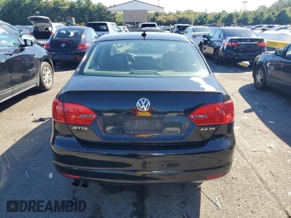 ✅ 2013 Volkswagen Jetta SE • VIN: 3VWDP7AJ5DM352018 • Лот: 80604455. Опубликован ранее на Copart с пробегом 169 039 миль. Бесплатный доступ к архиву аукционных продаж из США и подробный отчёт об истории автомобиля на DreamBid. Изображение 6.