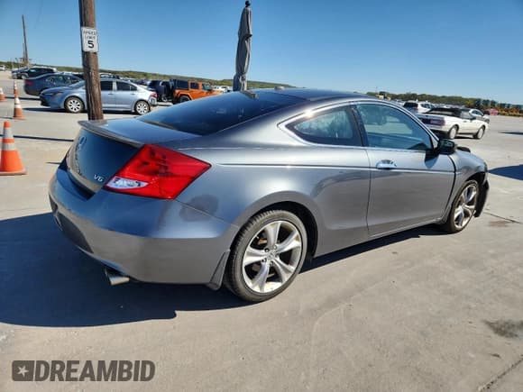✅ 2012 Honda Accord EX-L • VIN: 1HGCS2B84CA005997 • Lot: 87487725. Listed on Copart with 88,026 mi. Free auction sales archive from the USA and detailed vehicle history report at DreamBid. Image 3.