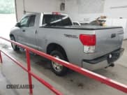 ✅ 2010 Toyota Tundra • VIN: 5TFUW5F1XAX127294 • Lot: 42851555. Wystawiony na IAAI z przebiegiem 174 498 mil. Bezpłatny archiwum sprzedaży aukcyjnych z USA i szczegółowy raport historii pojazdu na DreamBid. Zdjęcie 3.