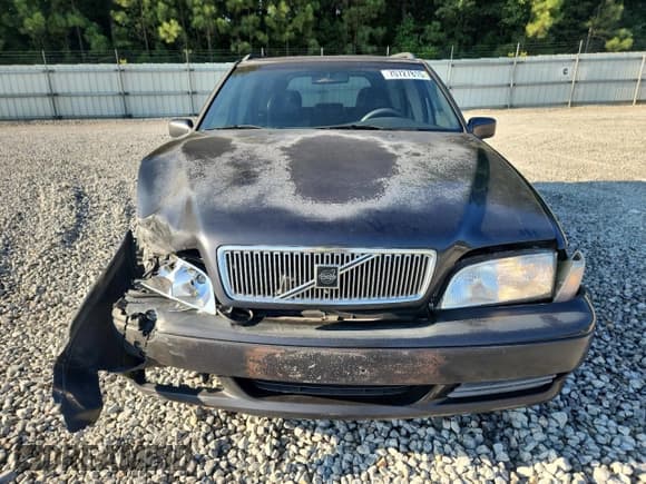 ✅ 1998 Volvo V70 • VIN: YV1LW5535W2373439 • Lot: 70727815. Wystawiony na Copart z przebiegiem 226 042 mil. Bezpłatny archiwum sprzedaży aukcyjnych z USA i szczegółowy raport historii pojazdu na DreamBid. Zdjęcie 5.